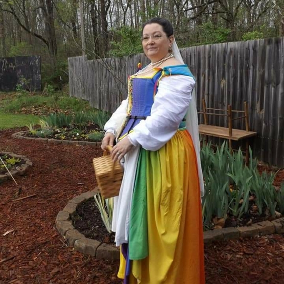 Meet your Posher, Dina - Picture 2 of 3